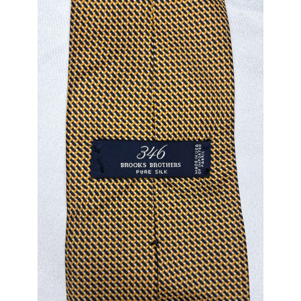 Brooks Brothers 346 Pure Silk Yellow Gold Geometric Print Neck Tie Made in USA